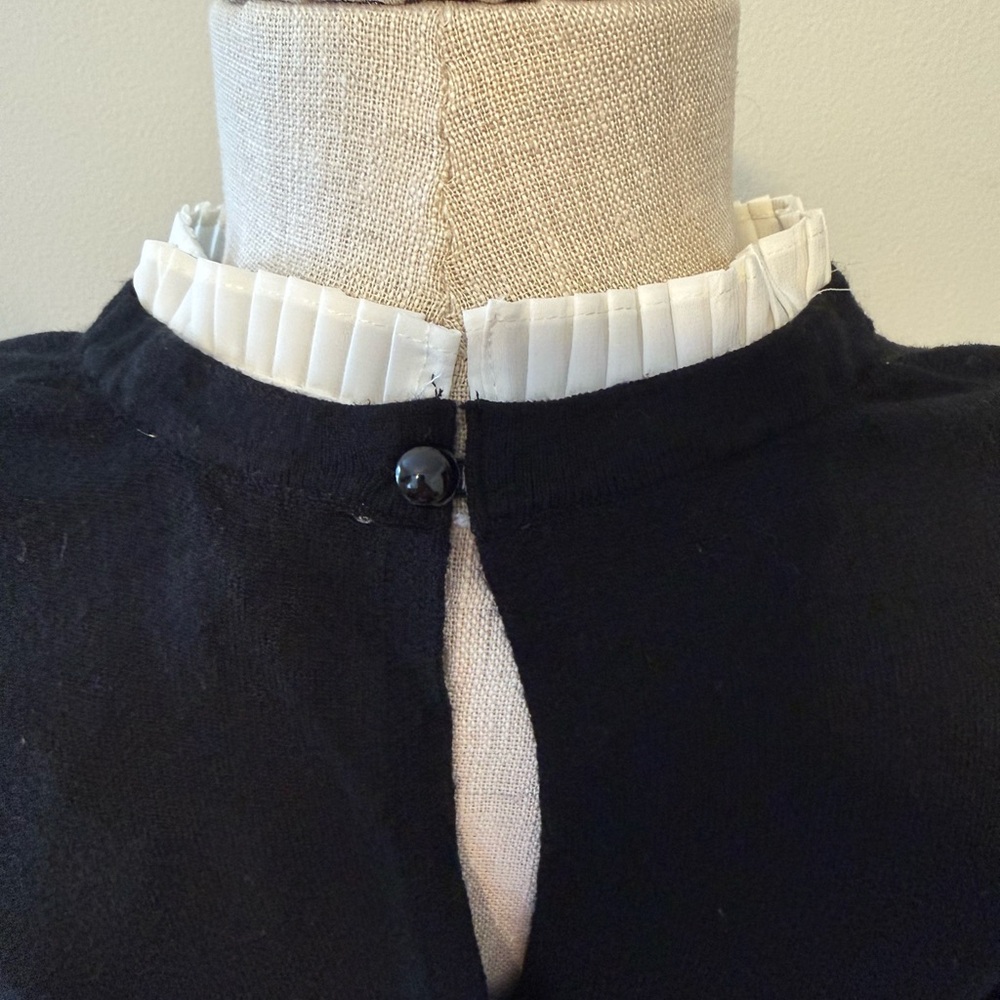 Vila Milano Black and White Ribbed Collar Flutter Sleeve Top - Picture 5 of 8